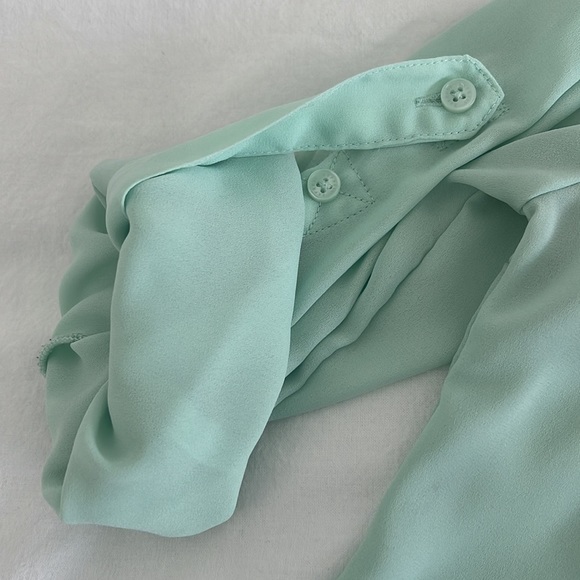 Mint Express Portofino Button-Up Blouse - Picture 5 of 5